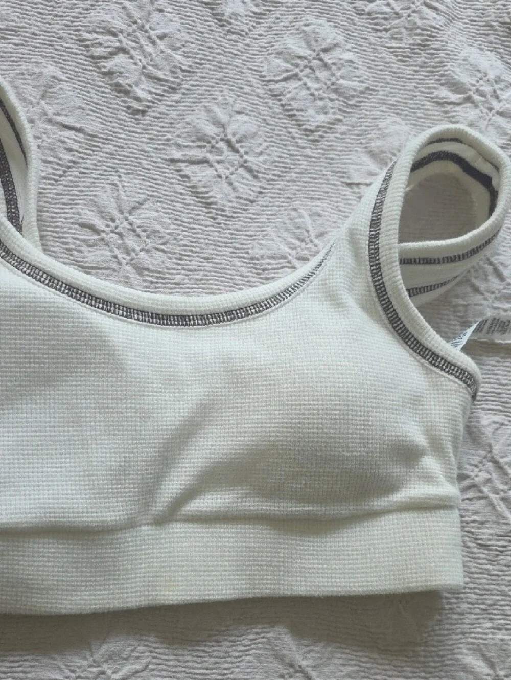 ALO Yoga Cream Sweater-Knit Mini Skirt with Contrast Trim